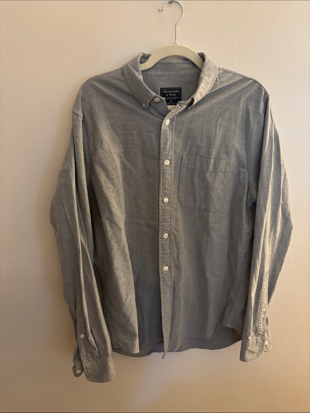 Abercrombie & Fitch Men's Gray Button-Down Oxford Shirt 100% cotton